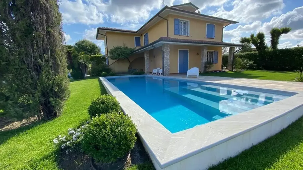 Piscine - Villa with Private Garden in Forte Dei Marmi