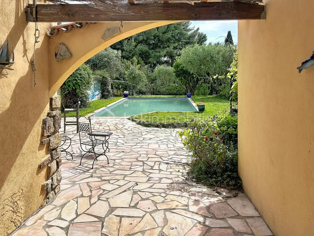 Bassein - Provençal Bastide with Pool in Six-Fours