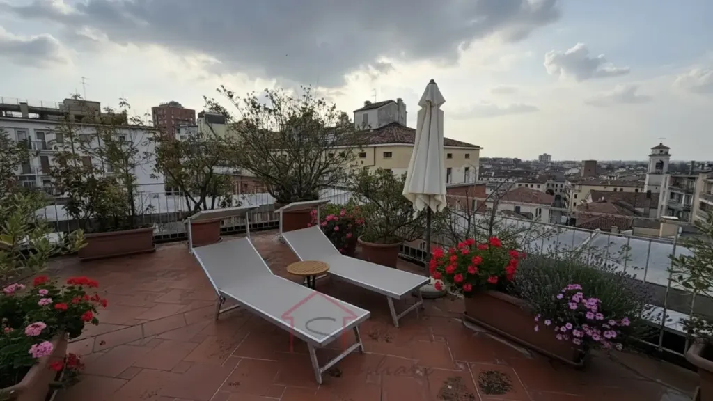 Terrasse - Penthouse with Terrace in Padua's Historic Centre