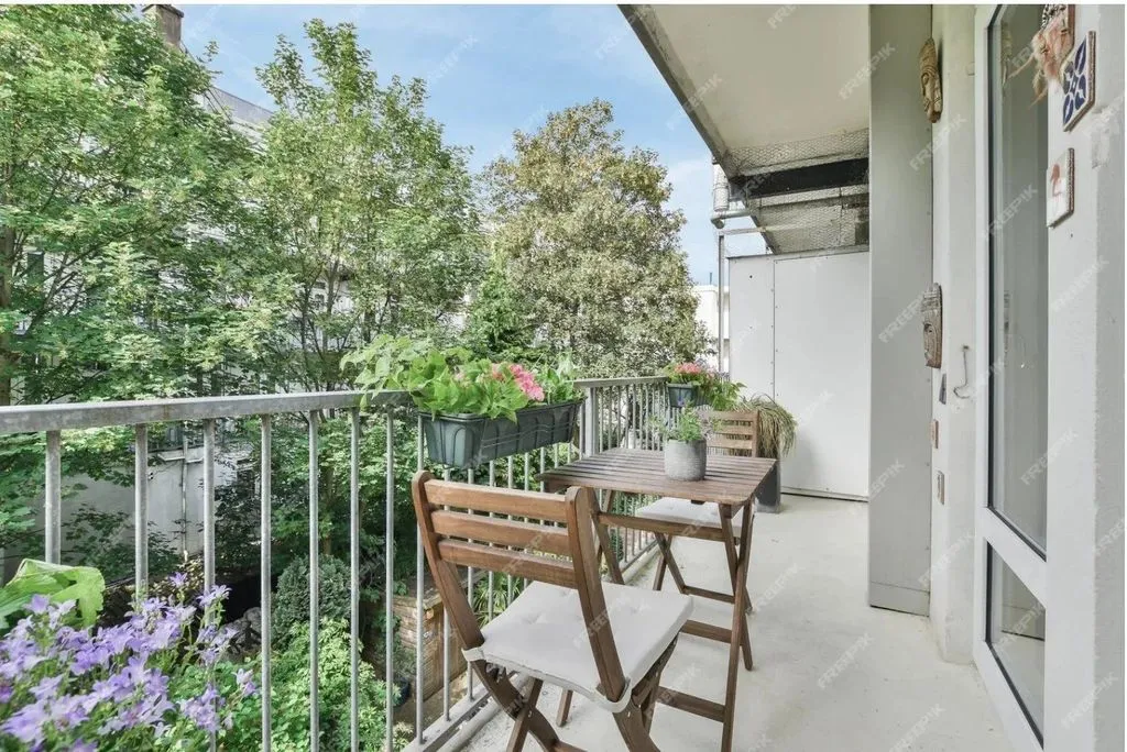 Balcon - Appartement Contemporain avec Balcon à Puteaux