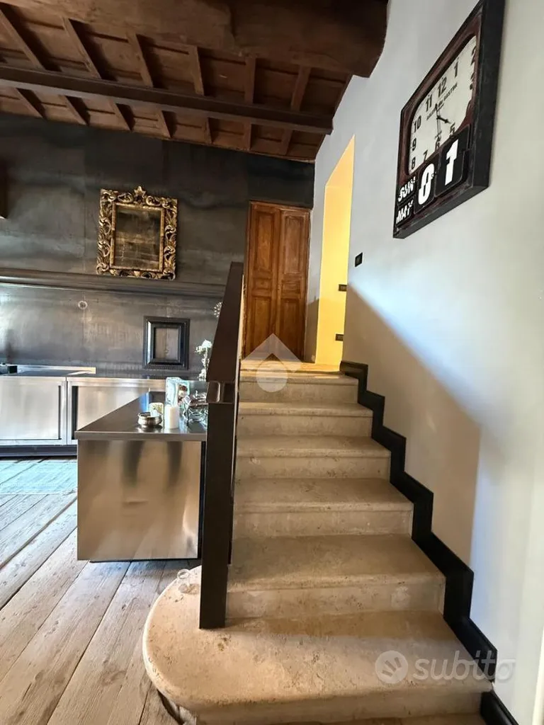 Charming 5-Bedroom Apartment in Orte