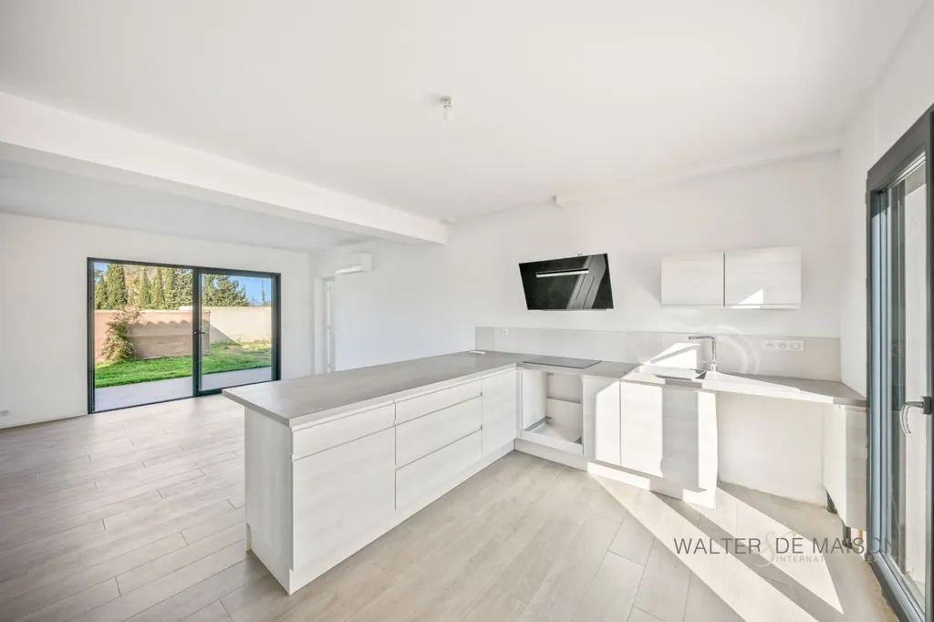 Cuisine - Maison Contemporaine avec Jardin à La Crau