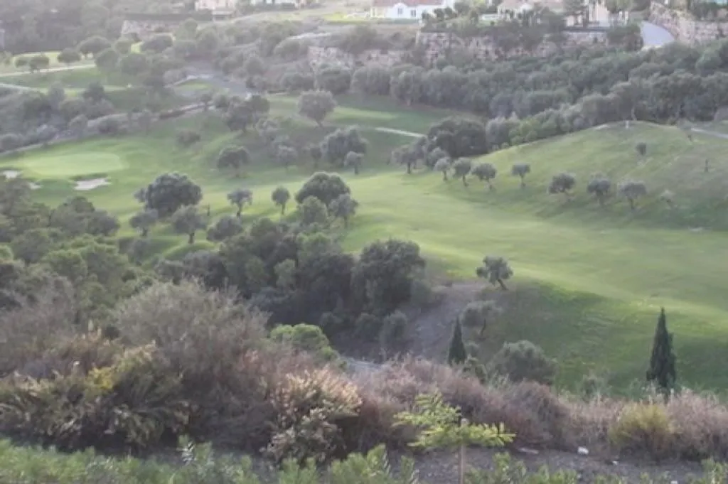 Development Plot with Sea Views in Benahavís