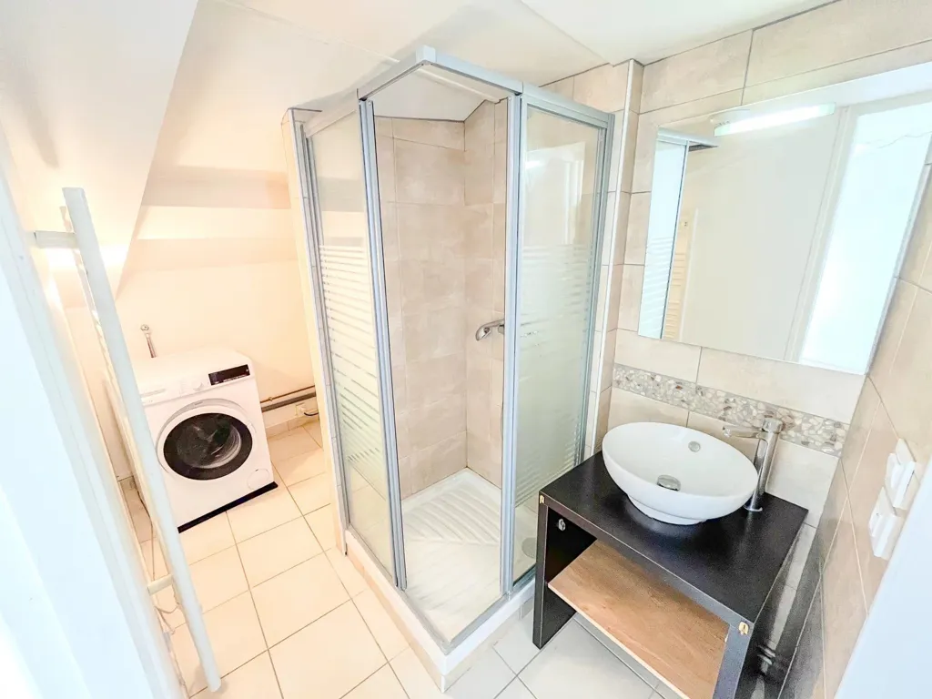 Vannitoad - Bright 2-Bed Flat in Renage
