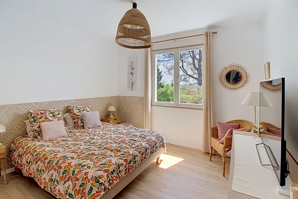Chambres - Maison Rénovée avec Piscine à Lorgues