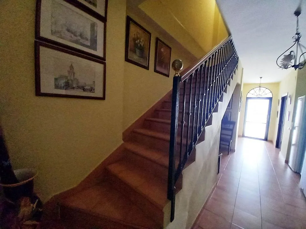 Pièces - Semi-detached House with Balcony in El Pedroso
