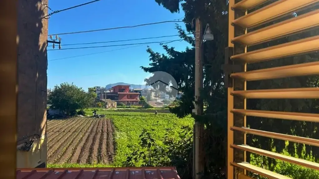 Rõdu - Bright Bilocale with Garden View in Palermo