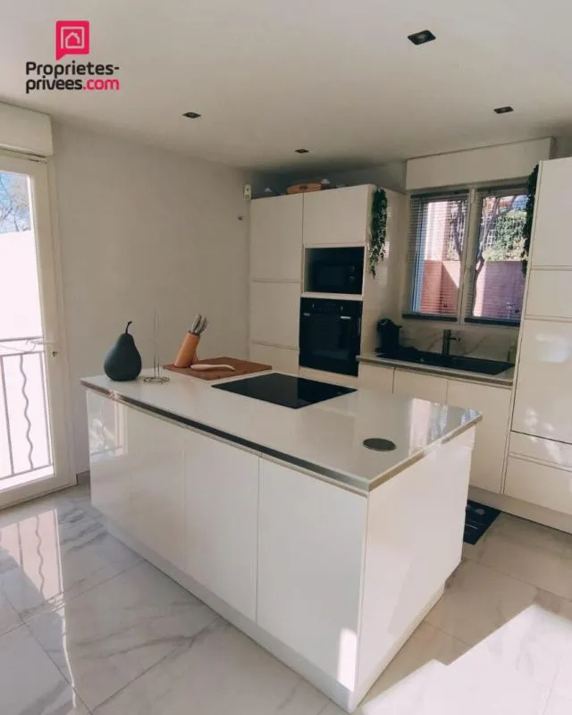 Cuisine - Maison Moderne avec Piscine à Vidauban