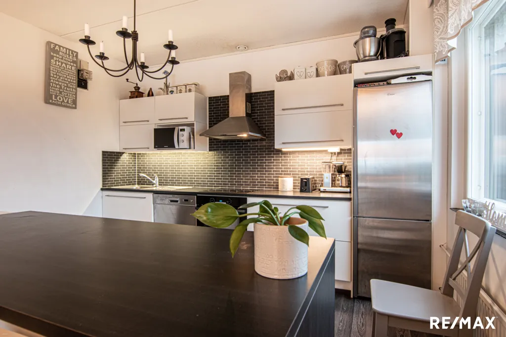 Cuisine - Renovated Flat with Glazed Balcony in Nättinummi