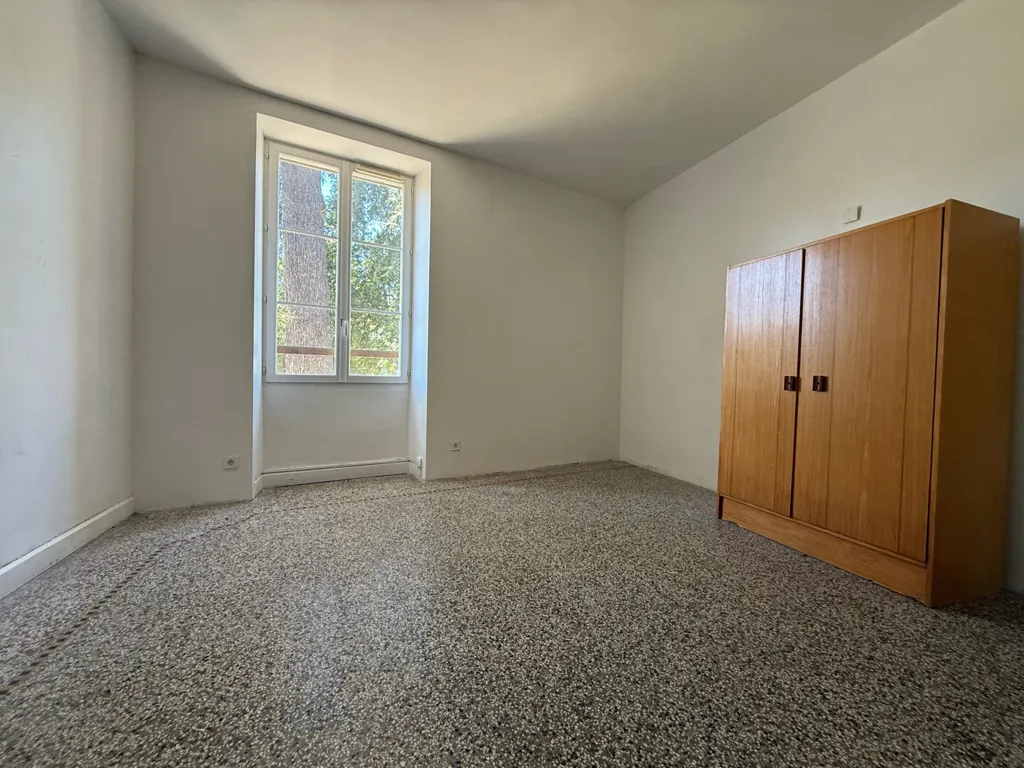 Rooms - Spacious Loft with Garage in Lodève