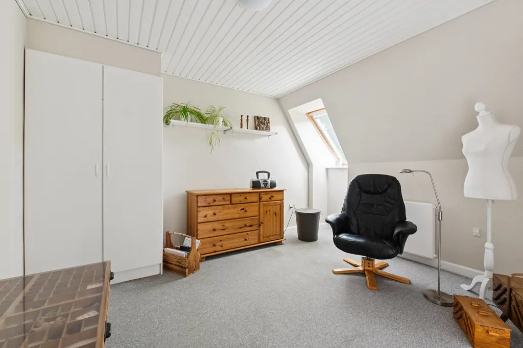 Kabinet - Classic Farmhouse with Stable in Kosterslev
