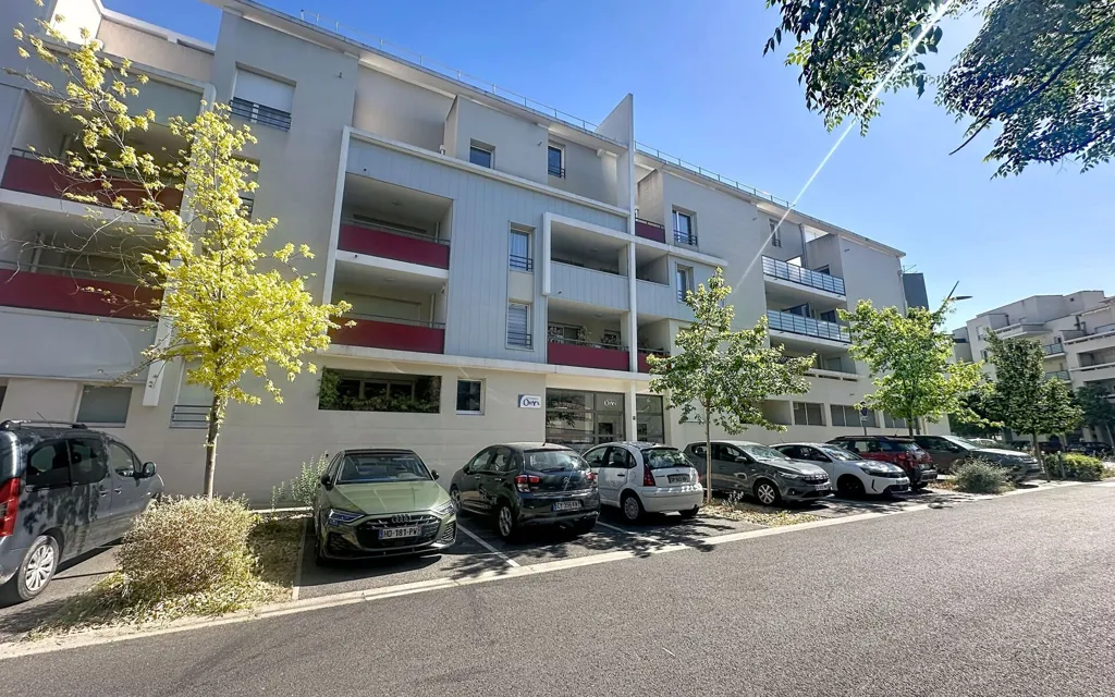 Välivaade - Modern Apartment with Terrace in Les Angles