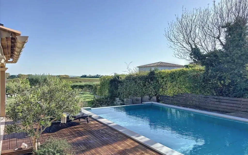 Bassein - Bastide with Pool near Uzès