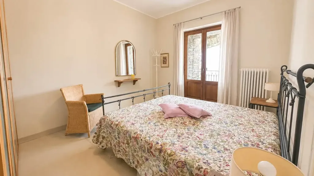 Magamistoad - Rustic Lake View Apartment in Musso