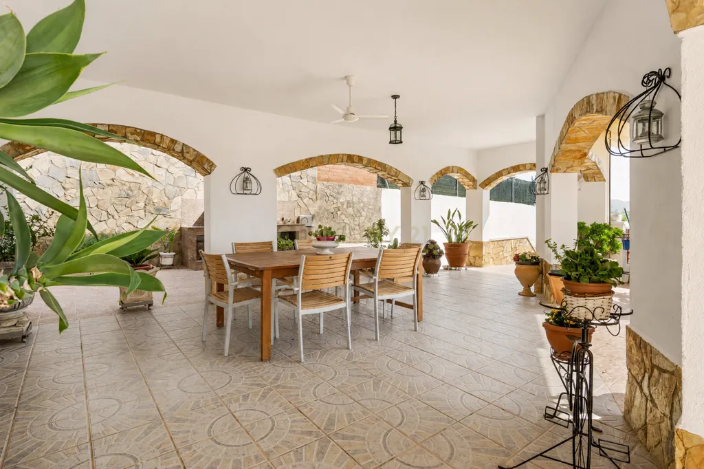 Terrace - Independent House with Montserrat Views in Abrera