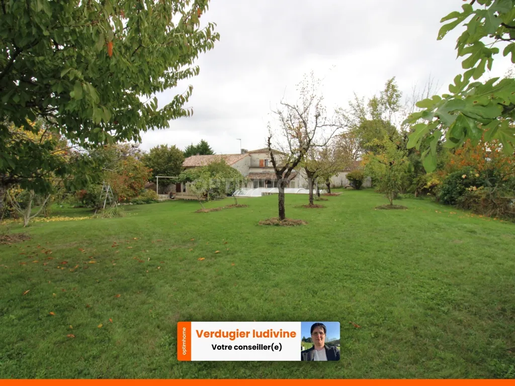 Jardin - Maison en Pierre avec Piscine Couverte