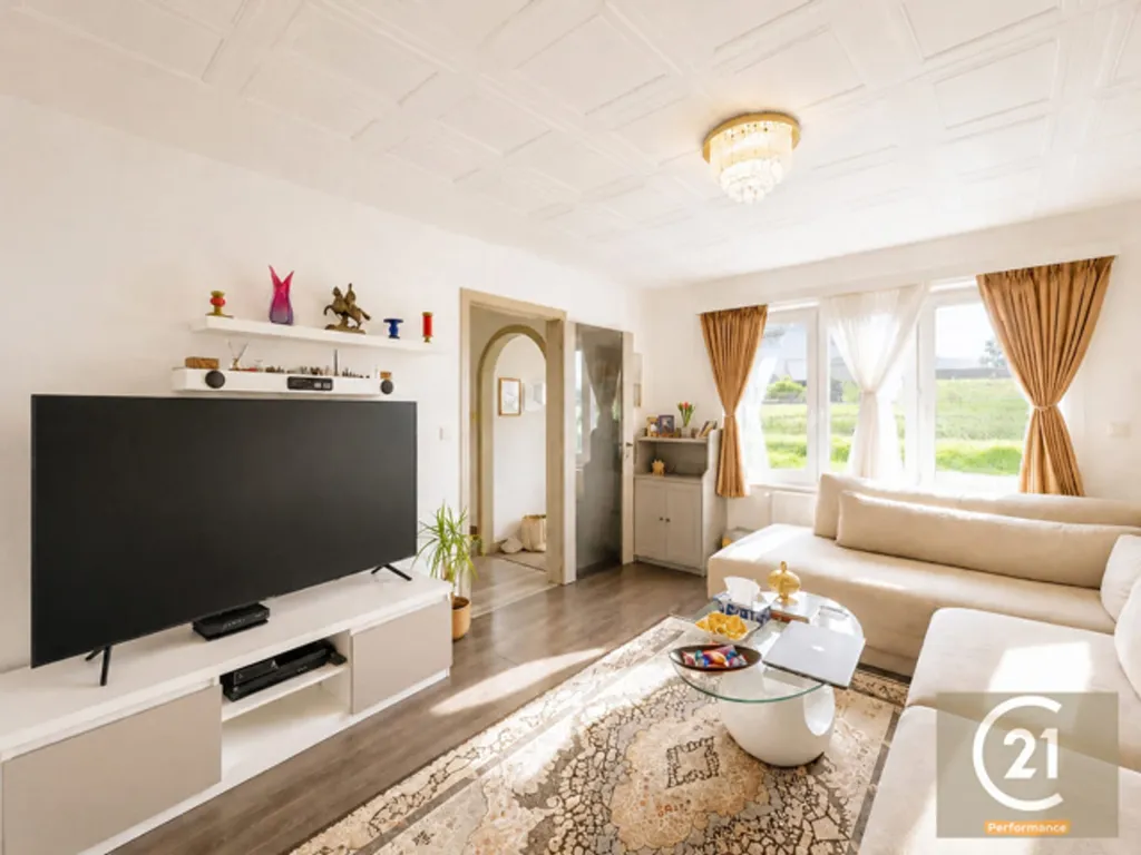 Séjour - Maison Rénovée avec Terrasse à Buizingen