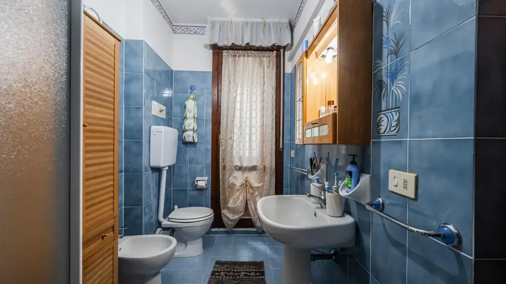 Salles de bain - Triplex with Balcony in Pieve Modolena