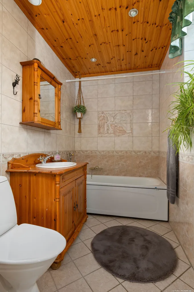 Salles de bain - Two-Storey Villa with Workshop in Alesta, Sjöbo