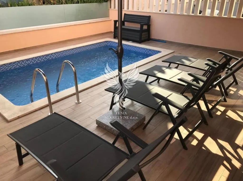 Bassein - Apartment with Private Garden in Makarska Centre