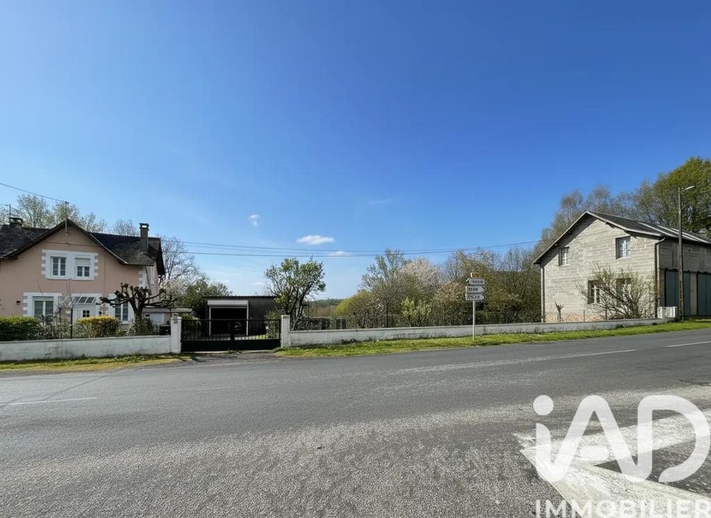 Extérieur - Maison avec Dépendances et Terrain à Ayen