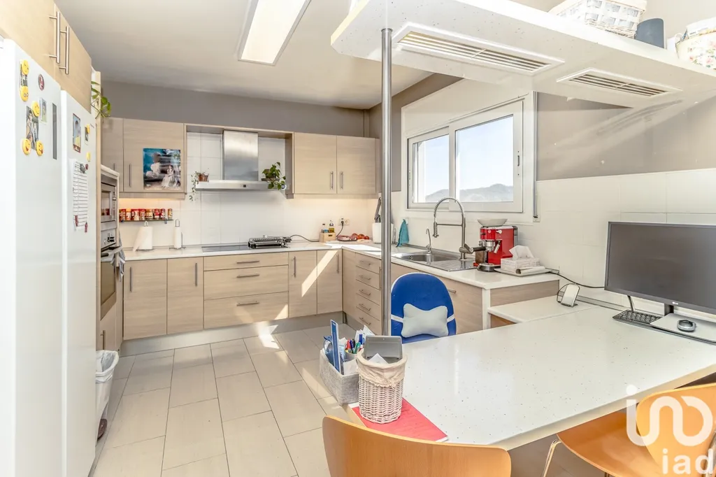 Cuisine - Independent House with Multiple Units in Castellar del Vallès
