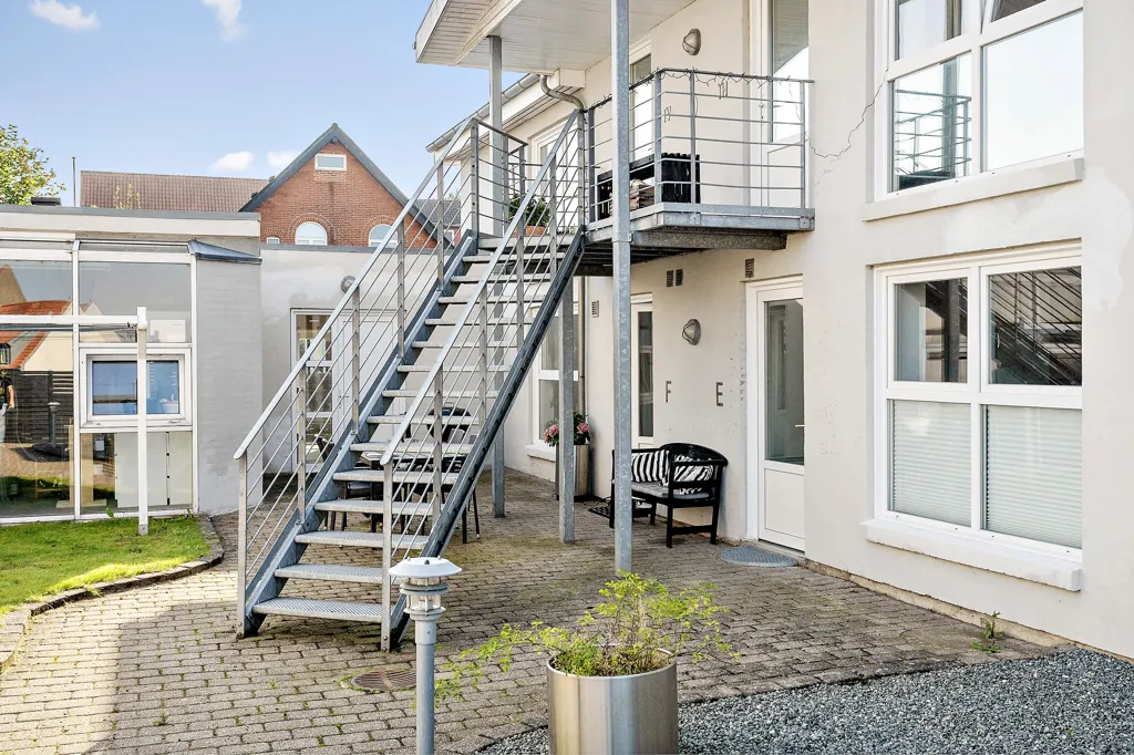 Toad - Cozy 2-Bed Flat with Terrace in Kolding