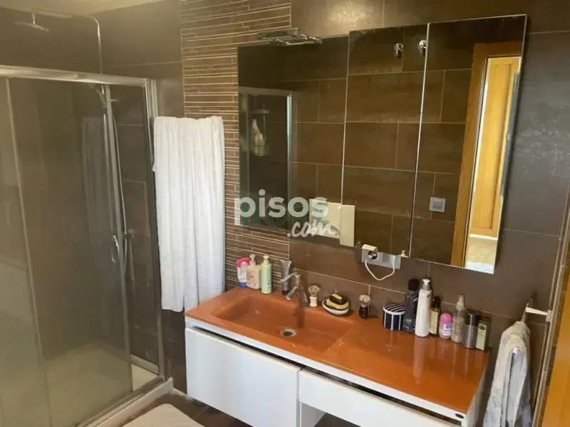 Salles de bain - Maison 4 chambres à ES