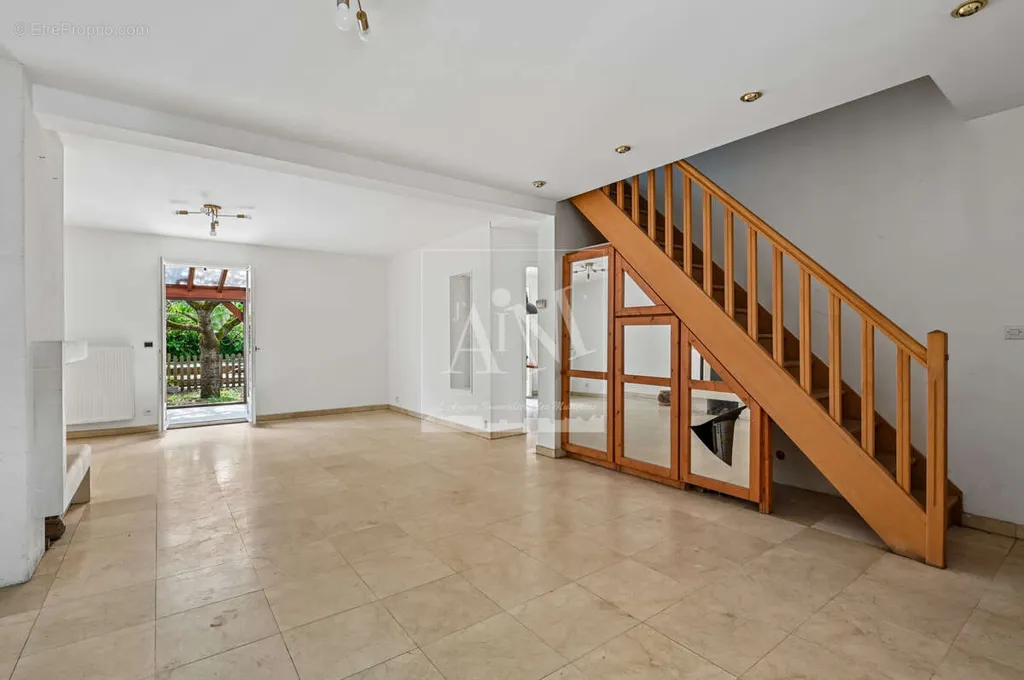 Maison 8 pièces à Nanterre