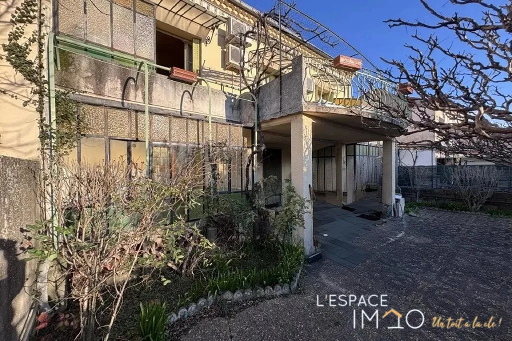 Välivaade - Townhouse with Two Units in Cavaillon