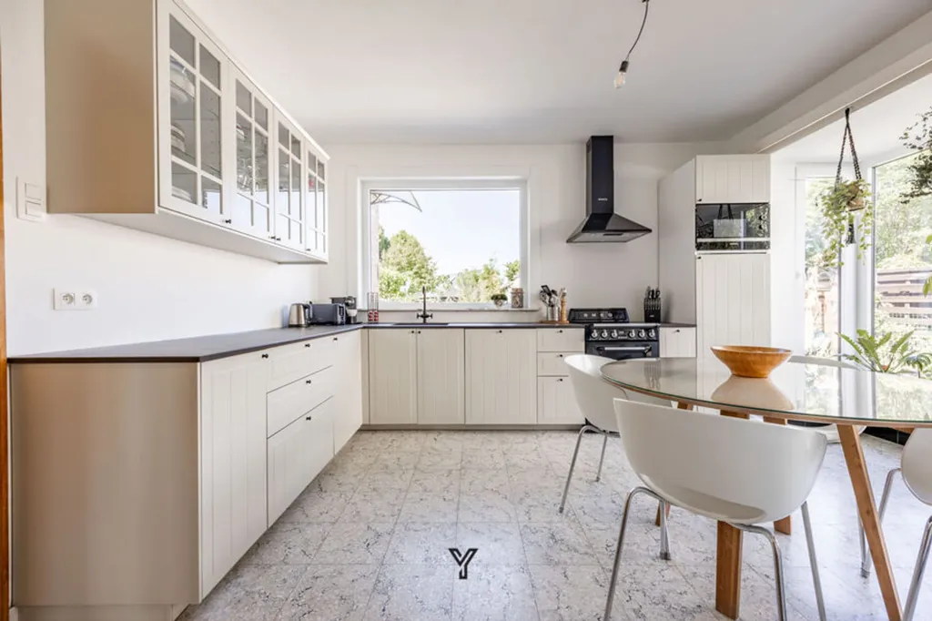 Kitchen - Charming House with Garden in Heestert