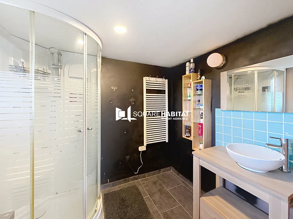 Salles de bain - Longère à Rénover avec Dépendances à Tréméur
