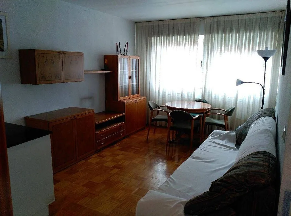 Elutuba - Ample 2-Bedroom Apartment with South View in San Adrián