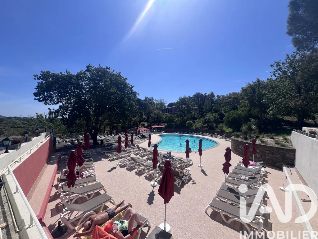 Piscine - Appartement en rez-de-jardin avec vue mer à Grimaud
