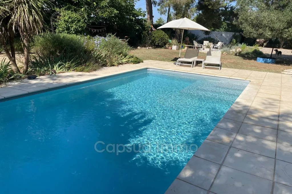 Piscine - Villa Luxueuse avec Vue sur le Canal du Midi près de Béziers