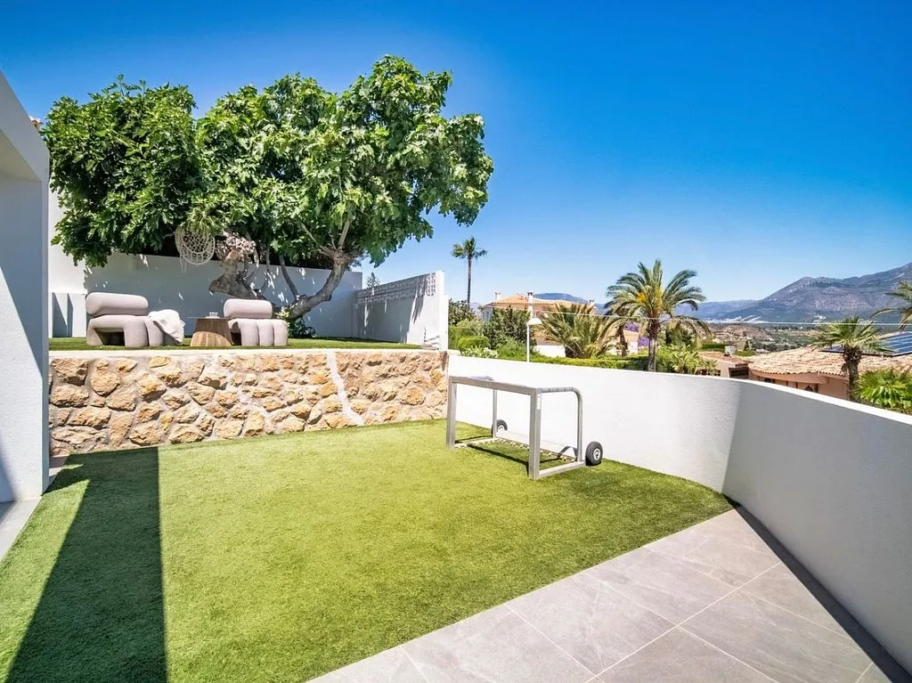 Jardin - Contemporary Chalet with Pool in Altea Pueblo