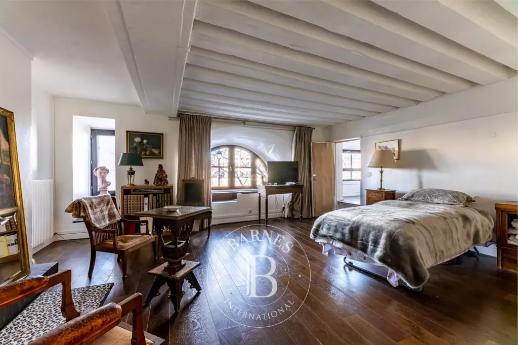 Magamistoad - Duplex Apartment with Seine View in Paris 1st