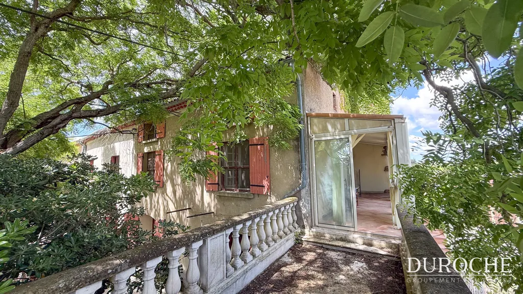 Terrasse - Ancien Domaine Viticole à Rénover à Courthézon