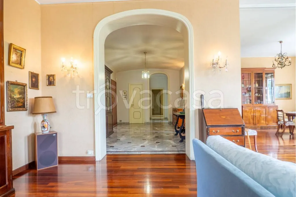 Soggiorno - Apartment with Balcony in Turin's Crocetta