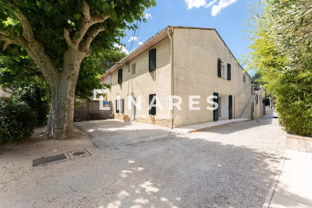 Esterno - Divided Villa with Pool in Le Tholonet