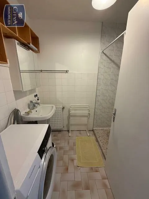 Salles de bain - Appartement Meublé avec Balcon à La Roche-sur-Yon