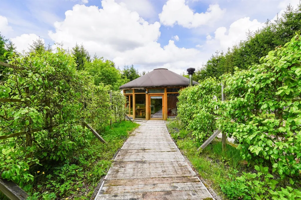 Aed - Traditional Farmhouse with Yourte in Wierde