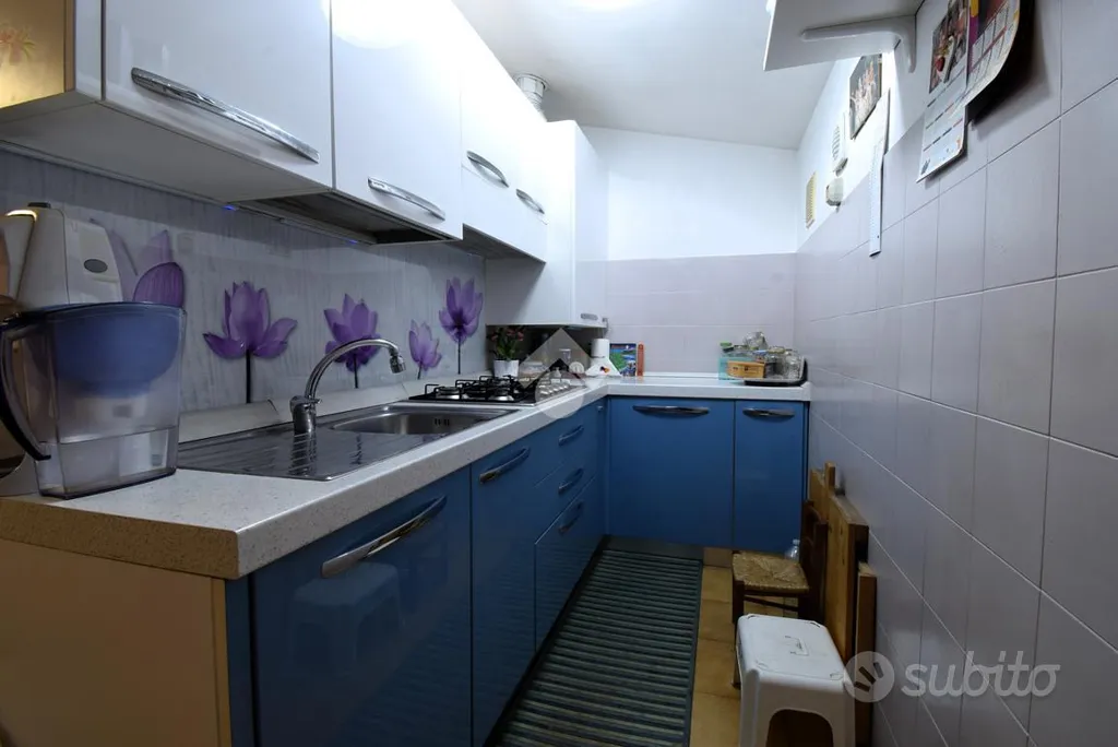 Cuisine - Top Floor Apartment with Balconies in Rozzano