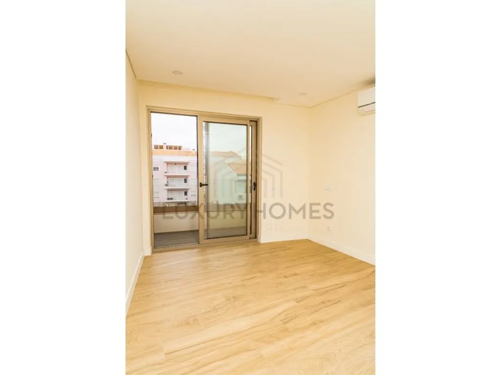 Pièces - Luxury Duplex with Terrace in Almancil