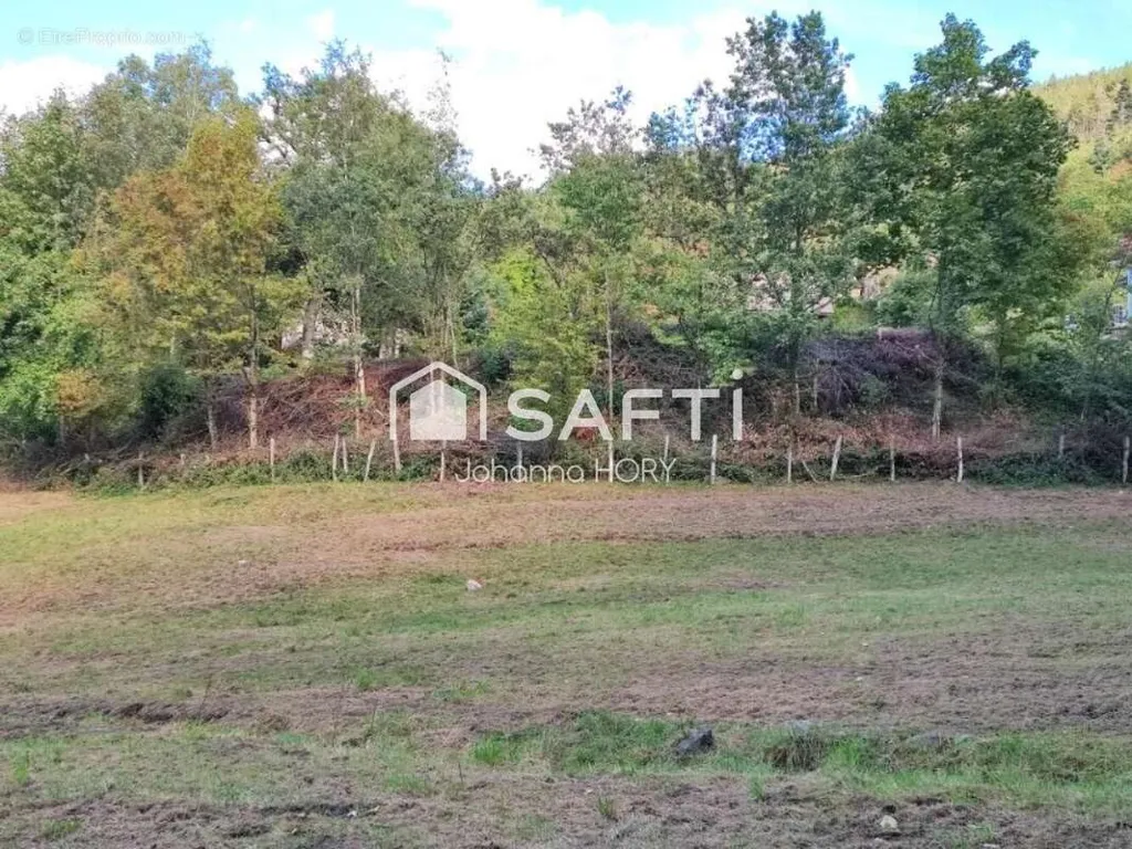Aed - 16 Ares Plot with Bucolic Setting in Husseren-Wesserling