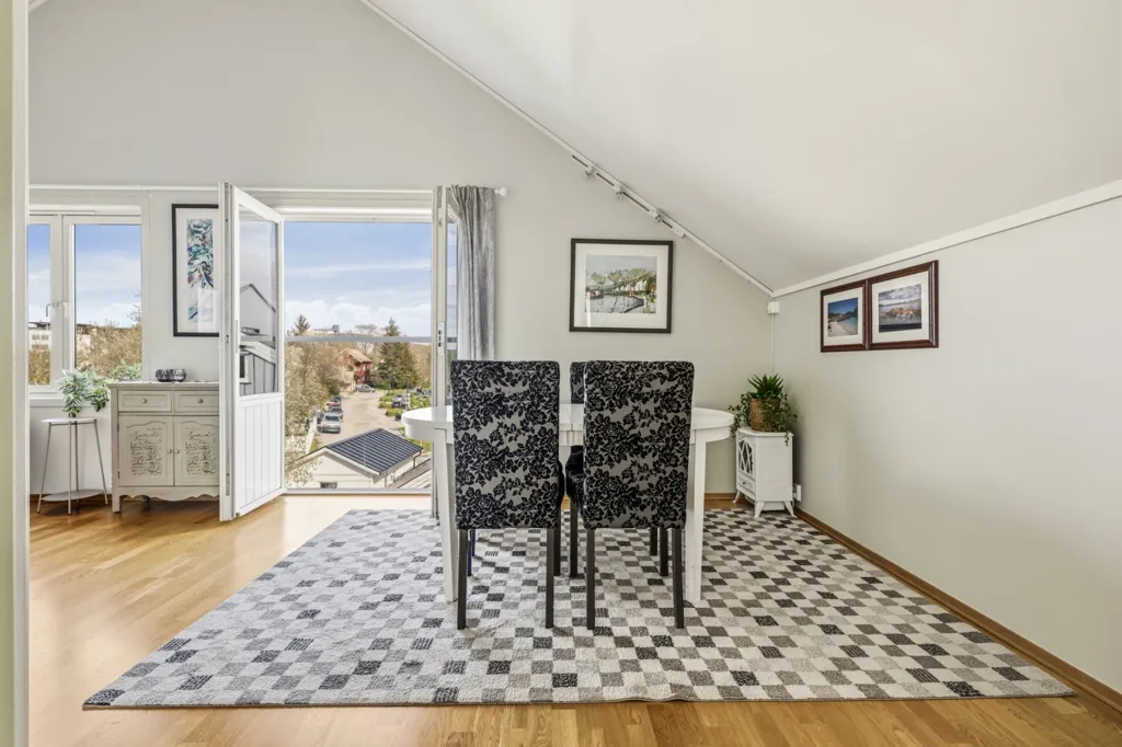 Salle à manger - 3-Bedroom Apartment with Balconies in Bodø