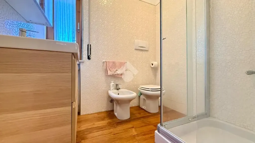 Salles de bain - 4-Bedroom Apartment with Balcony in Vigasio