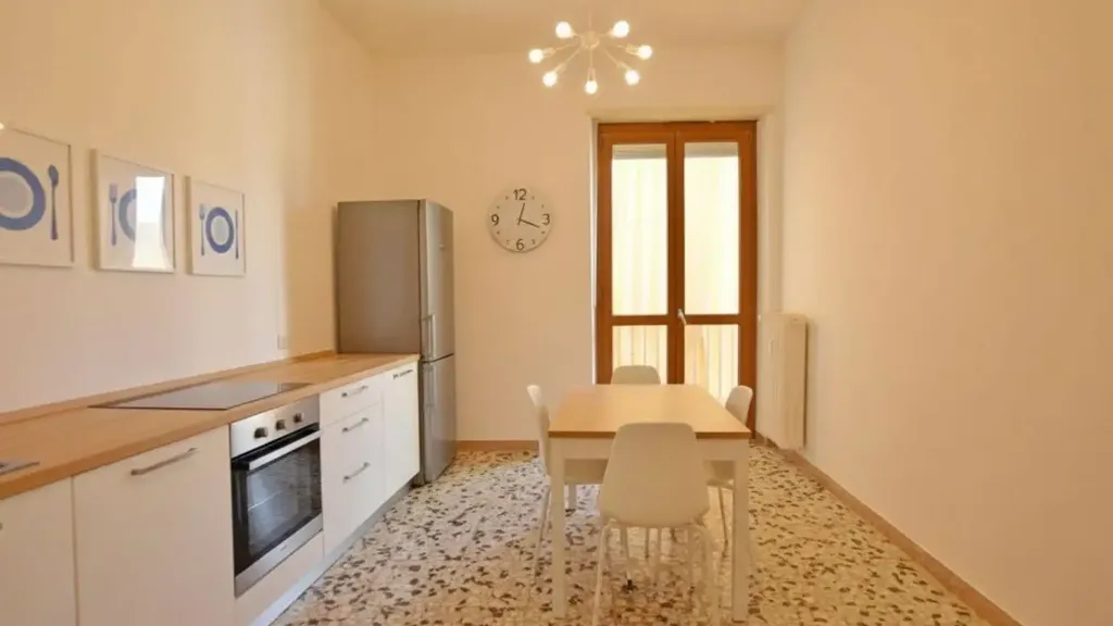 Salle à manger - Apartment with Balcony in Mondovì