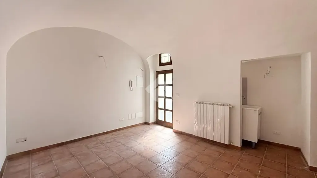 Pièces - Restored Apartment with Private Courtyard in L'Aquila