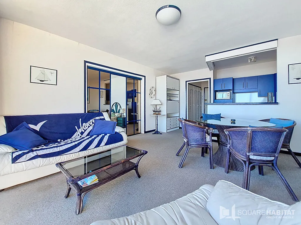 Living Room - 3-Bed Apartment with Sea View in Quiberon